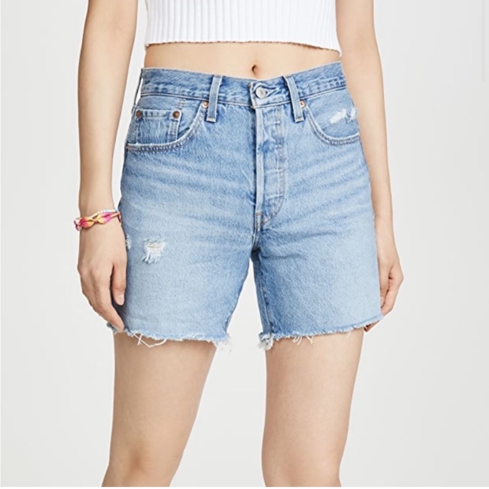 Levi’s 501 Mid thigh shorts